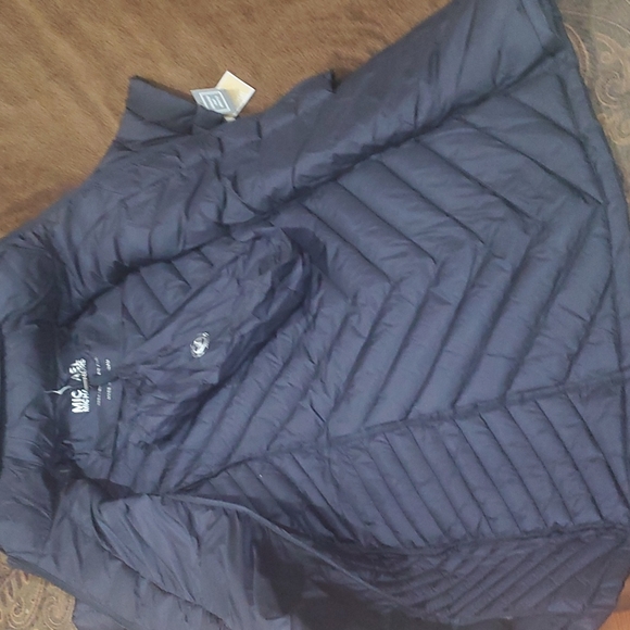 Free Burberry brooch with purchase Michael Kors puffed packable down jacket - Picture 11 of 13